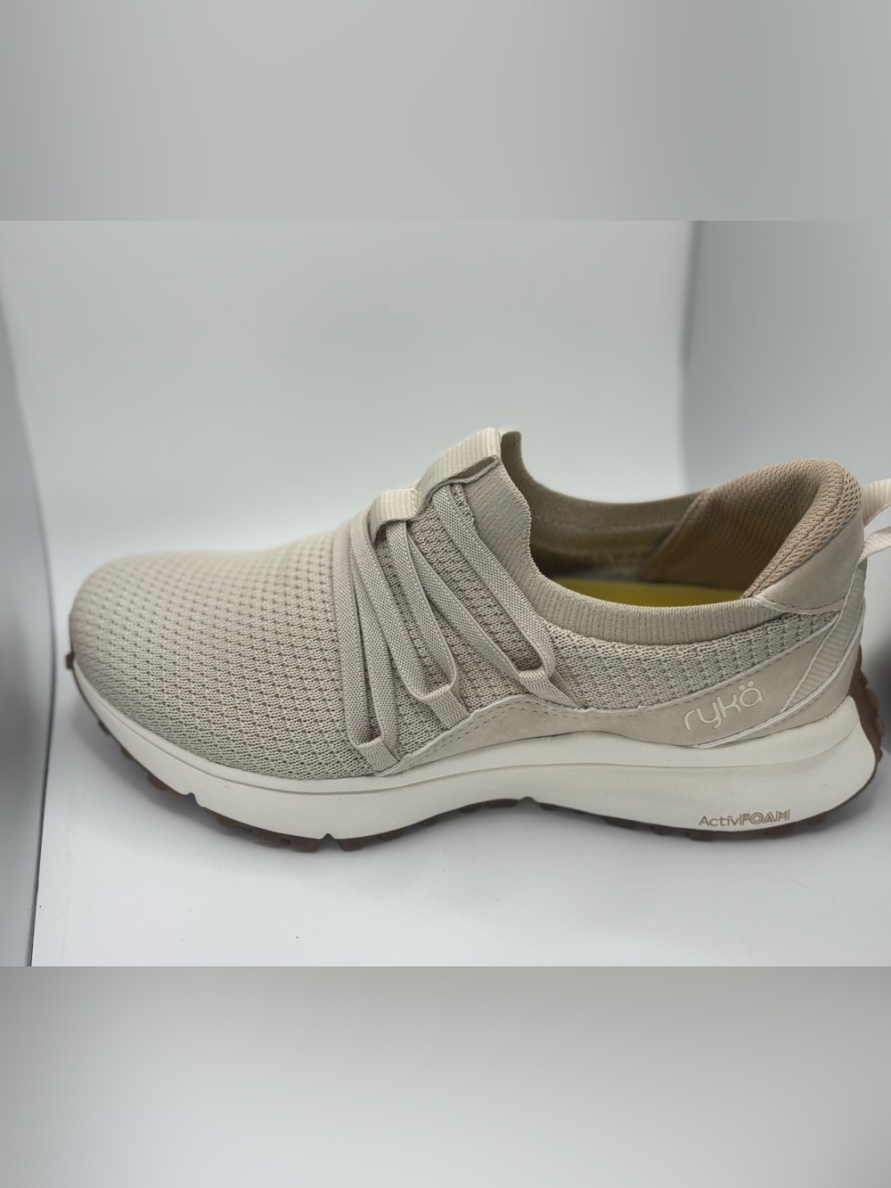 Ryka Jumpstrtlace Women’s French Beige Lifestyle Slip On Sneakers Size 8.5W